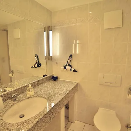 Binzer Strandgut Im Haus Jahreszeiten Appartement
