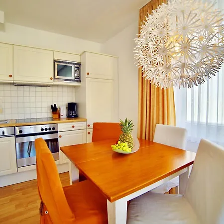 Binzer Strandgut Im Haus Jahreszeiten Binz