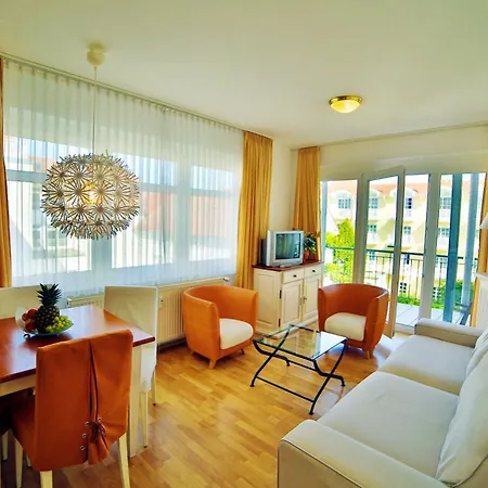 Binzer Strandgut Im Haus Jahreszeiten Appartement